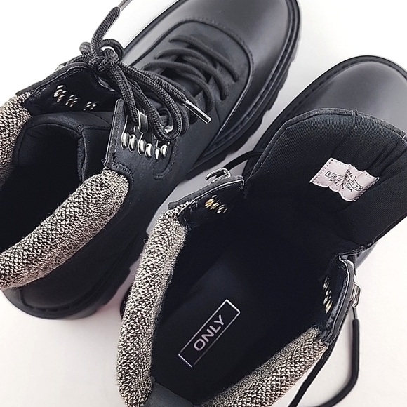 NWT ONLY Betty Women's Black Lace-Up Faux Leather Ankle Boots Chunky Sole Sz 38 - Picture 7 of 12